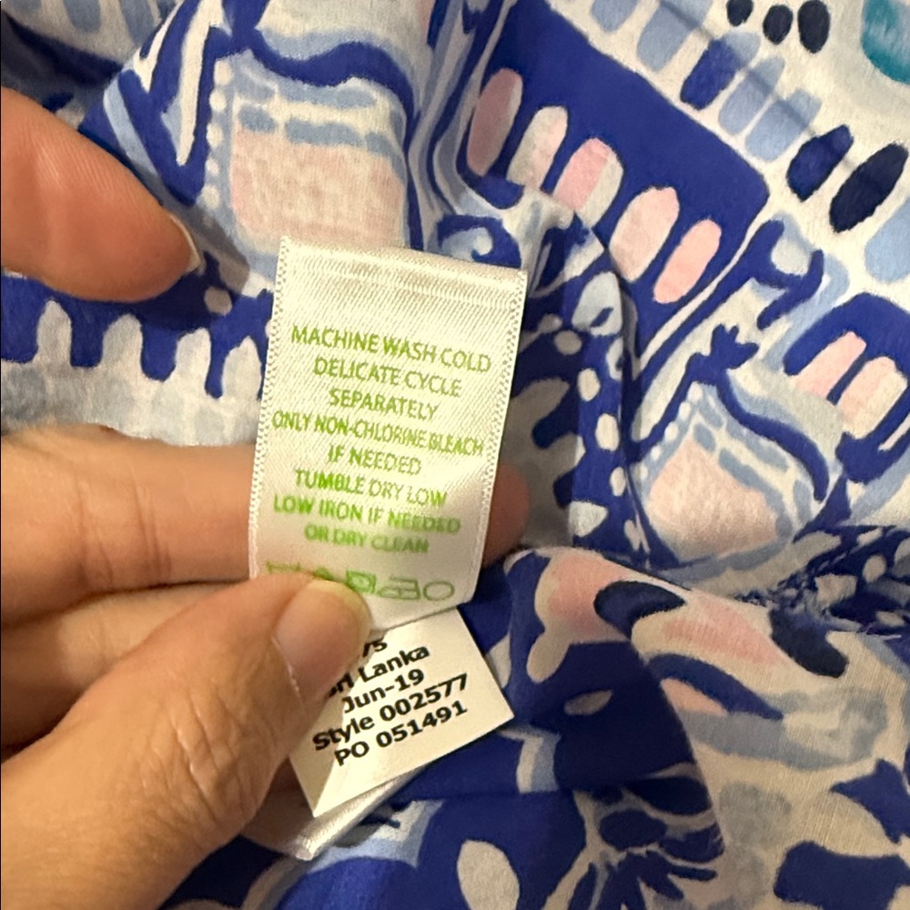 Lilly Pulitzer Silk Blend Blue/White/Pink engineered lightweight Blouse XL NEW - Picture 7 of 10